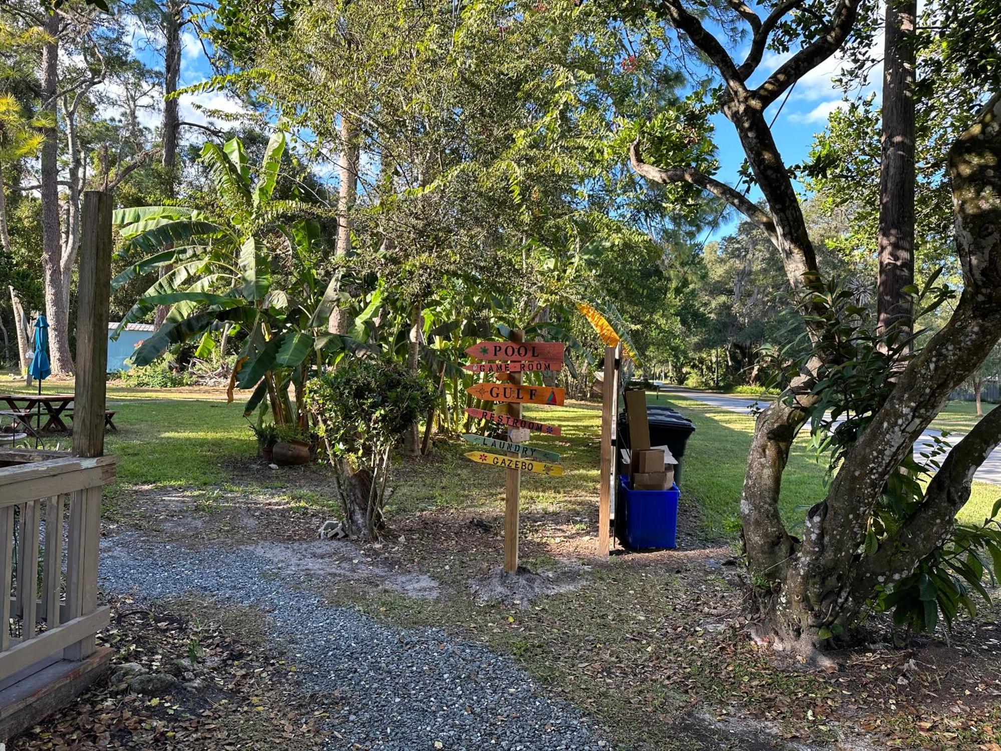 Nature Coast Inn & Cottages Inglis Exterior foto